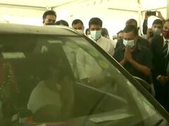 मुख्यमंत्री अरविंद केजरीवाल ने की ‘ड्राइव-इन वैक्सीनेशन’ अभियान की शुरुआत, कार में बैठे-बैठे लगवा सकेंगे वैक्सीन