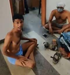 नाशिकमधील खासगी रुग्णालयात बिलावरुन वाद, फेसबुक लाईव्ह करत 'आप'च्या जितेंद्र भावे यांचं अर्धनग्न आंदोलन