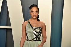 એકબીજા સાથે ઓપન રિલેશનશીપમાં છે આ ત્રણ ફિલ્મ સ્ટાર, ગાર્ડનમાં ત્રણેયની કિસ કરતી તસવીરો વાયરલ, જુઓ.....