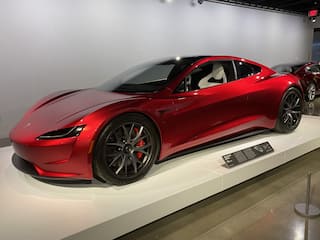 Tesla Roadster | ‛ஆமாம் அந்த கார் பறக்கும்...’ விவாதங்களுக்கு முற்றுப்புள்ளி வைத்த எலன் மஸ்க்!