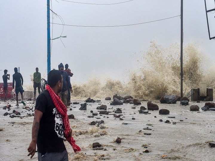 Cyclone Yaas Apart from Odisha and Bengal, heavy rains are likely in many states, know Here Cyclone Yaas: ओडिशा-बंगाल के अलावा कई राज्यों में भारी बारिश संभावना, जानिए कहां-कहां तूफान का होगा असर