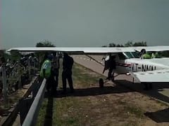 मथुरा में बड़ा हादसा टला, ट्रेनर विमान की यमुना एक्सप्रेस-वे पर इमरजेंसी लैंडिंग, दो लोग थे सवार
