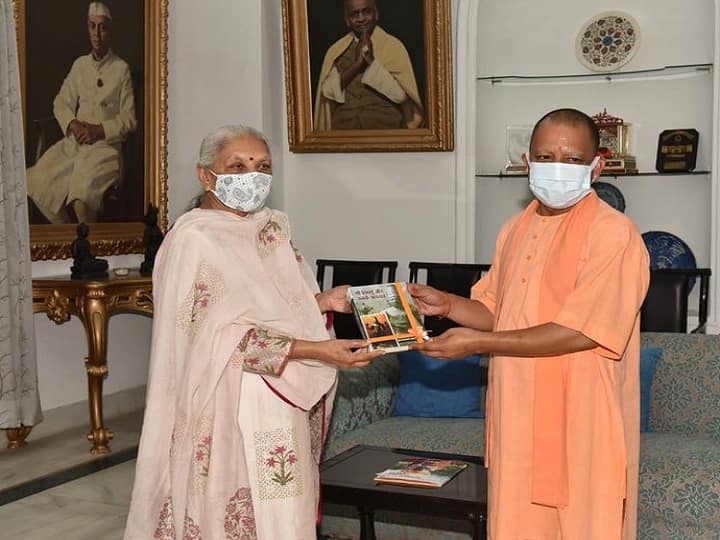 lucknow up cm yogi adityanath met governor anandiben Patel Speculation starts over cabinet expansion सीएम योगी ने राज्यपाल आनंदीबेन पटेल से की मुलाकात, मंत्रिमंडल विस्तार को लेकर अटकलें हुई तेज
