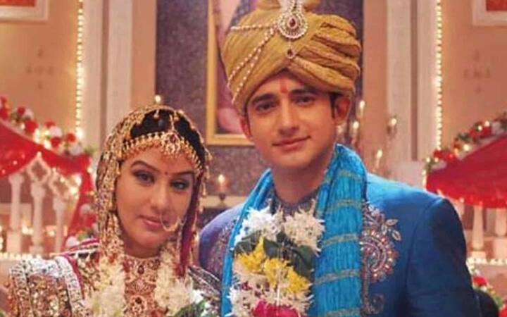 शिल्पा शिंदे ने रोमित राज से सगाई की थी. साल 2009 में दोनों की शादी होनी थी, लेकिन आखिरी समय में उन्होंने शादी ना करने का फैसला किया.