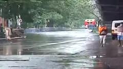 Heavy Rain in Kolkata: দফায় দফায় ঝেঁপে বৃষ্টি, জলের তলায় ডুবল পার্ক স্ট্রিট থেকে ক্যামাক স্ট্রিটের একাংশ