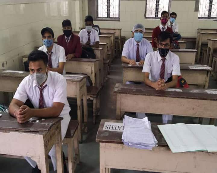 ঐচ্ছিক বিষয়ে পরীক্ষা হবে না। নিজ নিজ স্কুলই ঐচ্ছিক বিষয়ে নম্বর দিয়ে দেবে।
