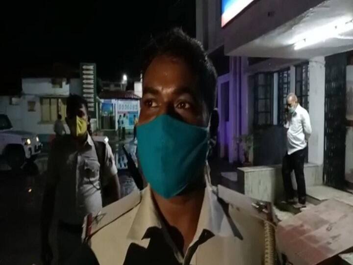 Bihar Crime: घर के दरवाजे पर बैठे चाचा-भतीजे को अपराधियों ने मारी गोली, गंभीर हालत में पटना रेफर