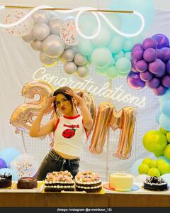 In Pics | अवघ्या 19 व्या वर्षी Avneet Kaurचे इन्स्टाग्रामवर 2 कोटींहून अधिक फॉलोअर्स; फोटो शेअर करत मानले आभार