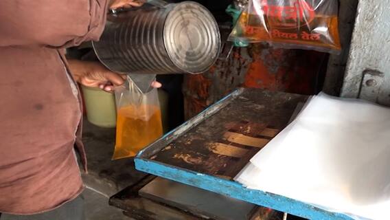 खाद्यतेलांच्या दराने 11वर्षातील उच्चांकी किंमत गाठली, कोरोना संकटात सर्वसामान्यांच्या खिशाला कात्री