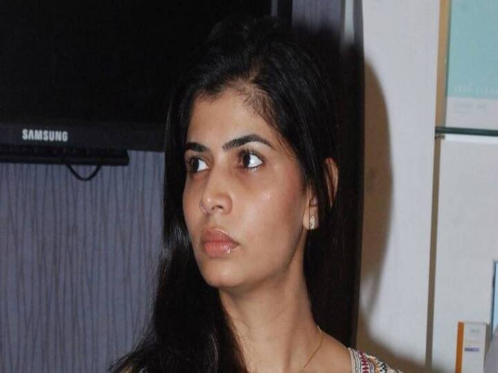 Chinmayi asks proper investigation on her allegation against lyricist Vairamuthu in twitter 