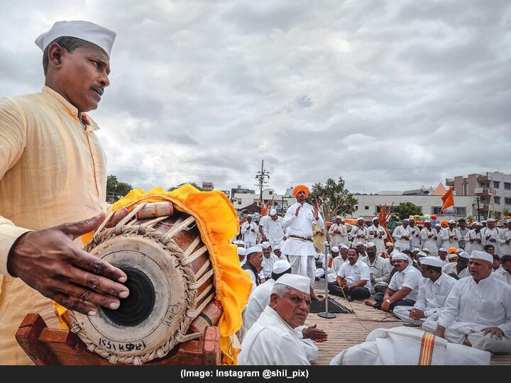 Ashadhi wari | यंदाच्या आषाढी सोहळ्यात पायी पालखी सोहळ्याला निर्बंध चालतील बंदी नको : वारकरी संप्रदाय