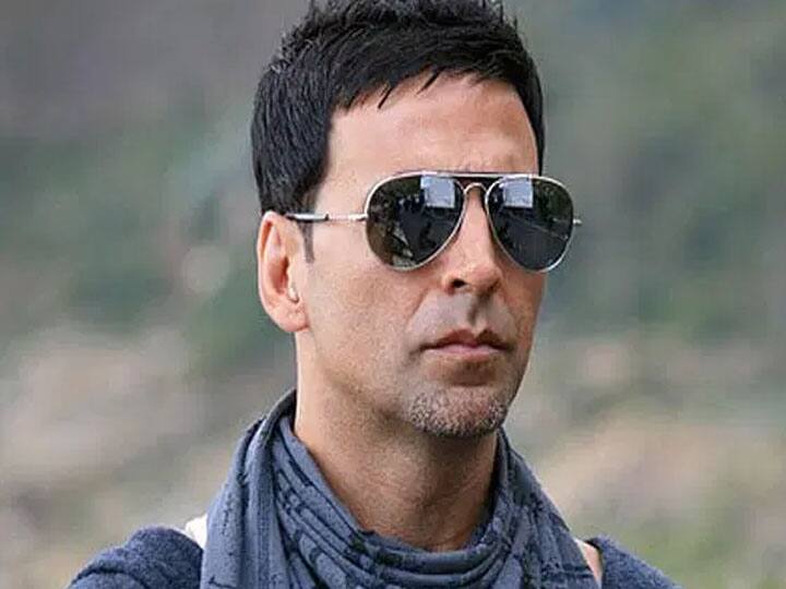 अक्षय कुमार(Akshay Kumar) – अक्षय ने डॉन बॉस्को से पढ़ाई की है. वह मुंबई के किंग्स सर्कल में गुरु नानक खालसा कॉलेज भी गए थे. उन्होंने बैंकॉक में मार्शल आर्ट सीखने के लिए कॉलेज छोड़ दिया था. एक्टर अक्षय कुमार सिर्फ 10वीं क्लास पास हैं. इस समय वह बॉलीवुड के चर्चित चेहरों में से एक हैं. उन्होंने हर क्षेत्र में अपने काम को बखूबी निभाया है चाहे वह कॉमेडी हो, एक्शन हो या ड्रामा.