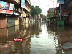 Rainfall in Kolkata: কলকাতা থেকে জেলায় অবিরাম বৃষ্টির জের, বাড়ল জলস্তর, ডুবল সেতু