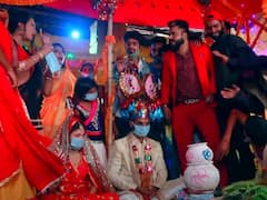 Bhojpuri Song: जागरुकता से भरा है '2 गज दुरी मास्क बा जरुरी' सॉन्ग, देखिए अंतरा सिंह प्रियंका नया गाना