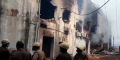 New Barrackpore Fire:এখনও নিয়ন্ত্রণে আসেনি নিউ ব্যারাকপুরর কারখানার আগুন, হদিশ মেলেনি চার নিখোঁজ শ্রমিকের