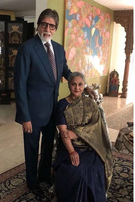 अमिताभ बच्चन मुंबई में कई खूबसूरत बंगलों के मालिक हैं और अब खबर आई है कि उन्होंने मायानगरी में एक और खूबसूरत प्रोपर्टी अपने नाम कर ली है. जिसकी कीमत मीडिया रिपोर्ट्स में 31 करोड़ बताई गई है. (फोटो - सोशल मीडिया)