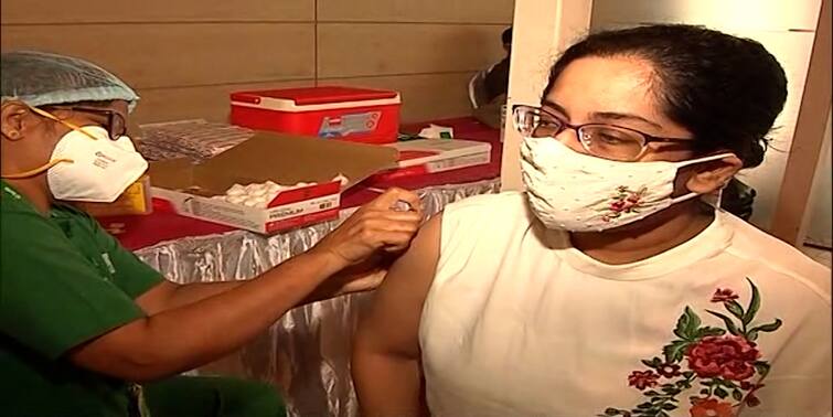 Coronavirus Update: south city residents taken corona vaccination at home amid vaccine crisis in state Corona Vaccination Update: নিজের আবাসনেই ভ্যাকসিনেশনের ব্যবস্থা করলেন সাউথ সিটির বাসিন্দারা