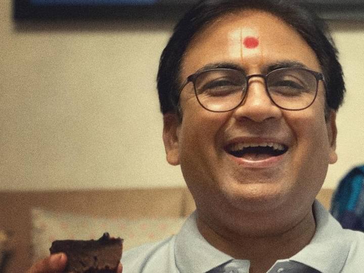 शो में जेठालाल गड़ा का किरदार निभाने वाले दिलीप जोशी एक एपिसोड के 1.5 लाख रुपए लेते हैं. वह शो के हाईएस्ट पेड एक्टर हैं.