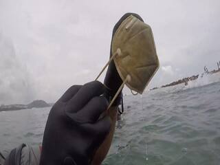 Mask polluting ganga river awareness given by environmental activist Ganga River Pollution: கங்கைக்கு சங்கு ஊதும் கொரோனா கவசங்கள் - எச்சரிக்கும் சுற்றுச்சூழல் வல்லுநர்கள்!