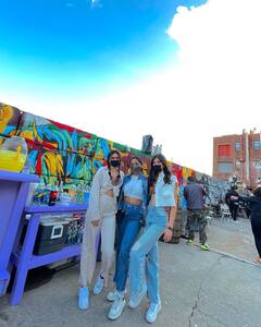 Keeping Up With The Kapoor Sisters: Khushi Shares Throwback Pics With Shanaya & Anshula From New York