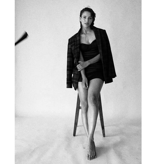 Tripti Dimri Photos: इस खूबसूरत एक्ट्रेस  के आगे दिल हार बैठे अनुष्का शर्मा के भाई Karnesh Sharma, सेट पर हुई थी मुलाकात, देखें तस्वीरें