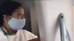 Mamata Meet Modi: বৈঠক এড়িয়ে প্রধানমন্ত্রীর সঙ্গে আগেই দেখা, ইয়াসে ক্ষয়ক্ষতির রিপোর্ট তুলে দিলেন মুখ্যমন্ত্রী