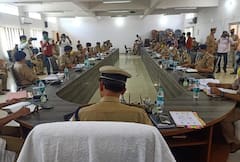 Varanasi में अपराधियों के खिलाफ 'ऑपरेशन दस्तक', घर-घर जाकर किया जा रहा डाटा तैयार