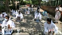 CBSE 12th Exam: 12वीं की परीक्षा रद्द करने की मांग को लेकर NSUI ने PPE किट पहन कर किया प्रदर्शन