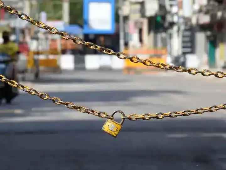 Maharashtra lockdown update :  District closures in  state are likely to be lifted after June 10 Maharashtra lockdown update : राज्यातील जिल्हाबंदी 10 जूननंतरच उठण्याची शक्यता, 1 जूनपासून कार्यालयं 50 टक्के क्षमतेने सुरु होणार?