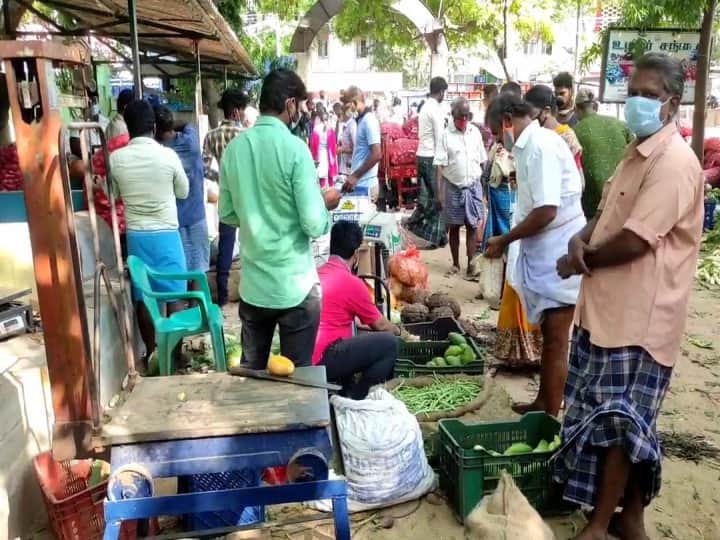 Curfew is not for us Kanchipuram people crowd in the market சிறிய கோயம்பேடாகும் காஞ்சிபுரம்.. காற்றில் பறக்கும் ஊரடங்கு..!