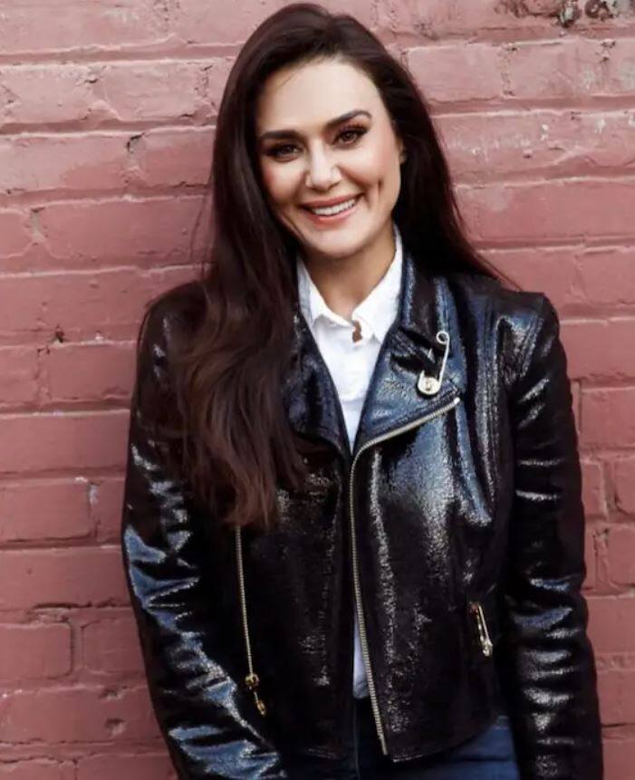 ਪ੍ਰੀਟੀ ਜ਼ਿੰਟਾ ਬਾਥਰੂਮ ਨੂੰ ਸਾਫ ਕਰਨਾ ਪਸੰਦ ਕਰਦੀ ਹੈ। ਇਹ ਉਸਦਾ ਮਨਪਸੰਦ ਕੰਮ ਹੈ। 