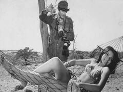 Dev Anand करने वाले थे Zeenat Aman को डिनर डेट पर शादी के लिए प्रपोज, बीच में आ गए थे Raj Kapoor