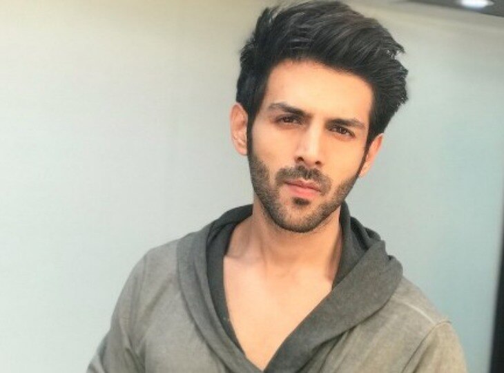 जब Kartik Aryan ने घुटने के बल बैठकर लड़की के हाथ पर कर लिया था किस, खुद वीडियो शेयर कर कही ये बात