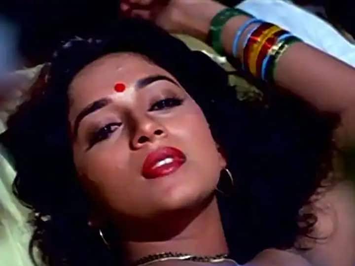 बॉलीवुड पर राज करने वाली माधुरी दीक्षित ने फिल्म इंडस्ट्री में कई हिट फिल्में दी हैं जो आप सभी ने देखी ही होंगी. माधुरी अपनी बेहतरीन एक्टिंग और डांस के लिए जानी जाती हैं. ऐसे में आज हम आपको माधुरी की जिंदगी का वो किस्सा बताने जा रहे हैं जिसे वो कभी याद नहीं रखना चाहतीं.