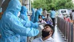 Corona Cases in India: देश में लगातार कम हो रहे कोरोना के मामले