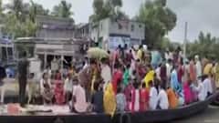 Cyclone Yaas Effect: ঝড়ের পর খাবার-জলের সঙ্কট, গ্রাম ছাড়তে হচ্ছে গোসাবার বহু মানুষকে