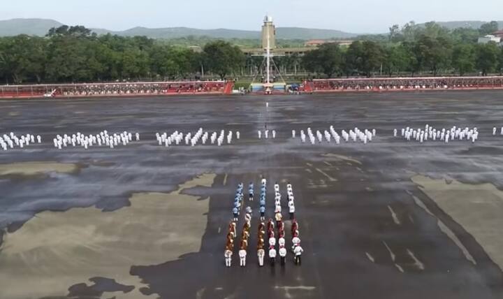 अशाच या संधीचं सोनं करणारी कॅडेट्सची एक तुकडी त्यांच्या पुढच्या प्रवासास सज्ज झाली आहे.  (छाया सौजन्य- व्हिडीओ स्क्रीनग्रॅब/ Defence Direct Education / युट्यूब)