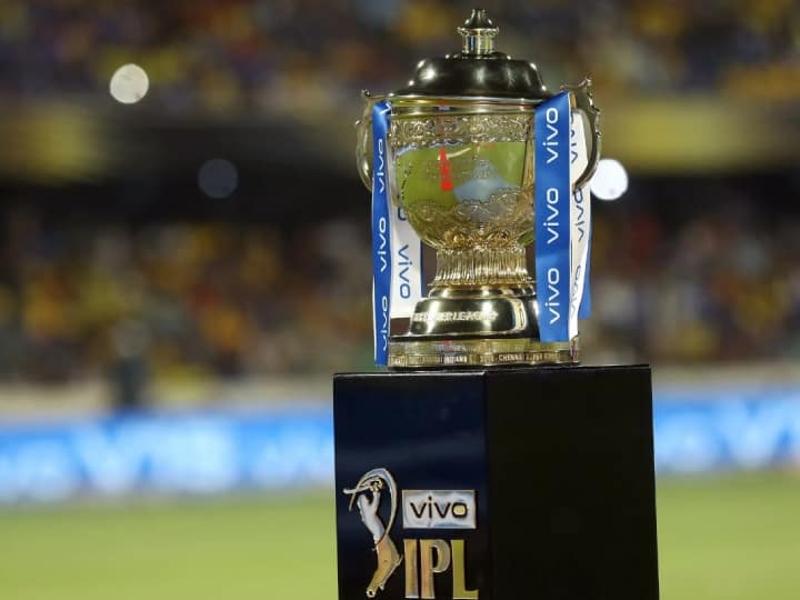 IPL 2021 bcci has decided to resume to ipl 2021 on september 17 IPL 2021 : दुबईत 17 सप्टेंबरपासून खेळवले जाणार आयपीएलचे उर्वरित सामने; सूत्रांचा दावा