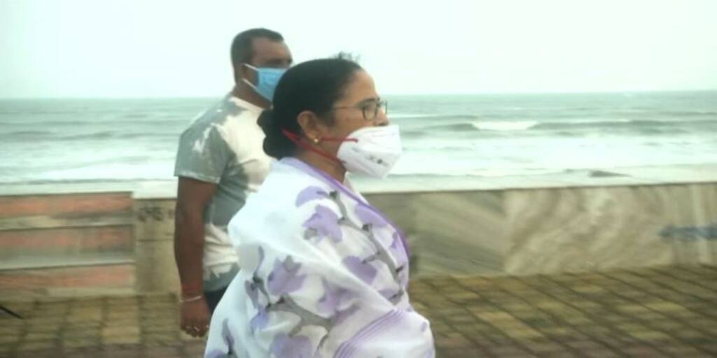 Mamata Yaas Aerial Survey: আজ পূর্ব মেদিনীপুরের ঘূর্ণিঝড়-বিধ্বস্ত এলাকা আকাশপথে পরিদর্শন করবেন মুখ্যমন্ত্রী Cyclone Yaas Update: CM Mamata Banerjee to take aerial survey at East Midnapore Yaas-devastated areas Mamata Yaas Aerial Survey: আজ পূর্ব মেদিনীপুরের ঘূর্ণিঝড়-বিধ্বস্ত এলাকা আকাশপথে পরিদর্শন করবেন মুখ্যমন্ত্রী