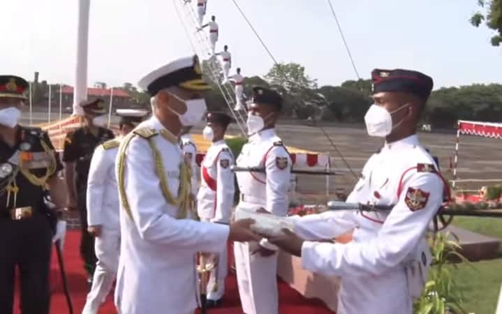 देशसेवेत रुजू होण्याचं अनेकांचं स्वप्न असतं. त्यापैकी काहींना हे स्वप्न साकार करण्याची संधीही मिळते. (छाया सौजन्य- व्हिडीओ स्क्रीनग्रॅब/ Defence Direct Education / युट्यूब)