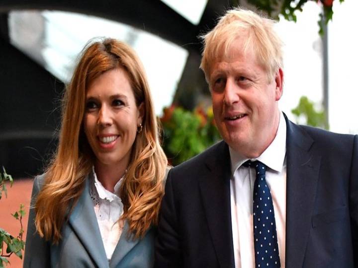 Boris Johnson | எளிமையான திருமண நிகழ்வில் காதலியை மணந்தார் பிரிட்டன் பிரதமர் போரிஸ் ஜான்சன்