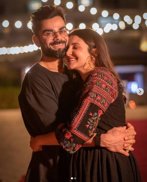 নিউজ়িল্যান্ডের বিরুদ্ধে বিশ্ব টেস্ট চ্যাম্পিয়নশিপের ফাইনাল ও ইংল্যান্ডের বিরুদ্ধে পাঁচ ম্যাচের টেস্ট সিরিজ খেলার জন্য আগামী ২ জুন ইংল্যান্ডে উড়ে যাবে ভারতীয় দল। ভারতীয় ক্রিকেট বোর্ডের নিয়ম অনুসারে এই মুহূর্তে ইংল্যান্ড সফরের দলে থাকা সকলে মুম্বইয়ে নিভৃতবাসে রয়েছেন।