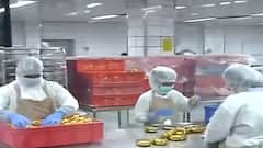 Chef Sanjeev Kapoor providing food to 20,000 health workers