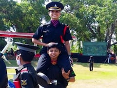 In Pics : वीरपत्नी निकीता कौल सैन्यात रुजू; अभिमान आणि अश्रूंचा मिलाप होण्याचा हाच तो क्षण....