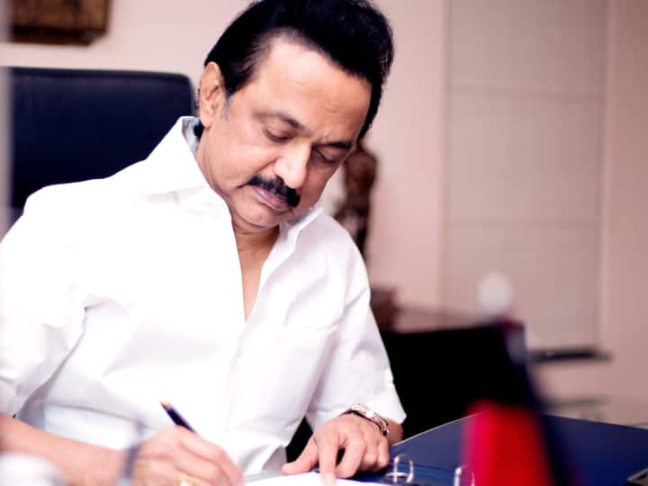 तमिलनाडु: Covid की वजह से अनाथ हुए बच्चों को 5 लाख की आर्थिक सहायता और ग्रेजएशन तक फ्री एजुकेशन Tamil Nadu: Free education up to 5 lakh financial aid and graduation to orphaned children due to Covid तमिलनाडु: Covid की वजह से अनाथ हुए बच्चों को 5 लाख की आर्थिक सहायता और ग्रेजएशन तक फ्री एजुकेशन