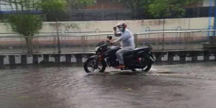 তবে আগামী ৪৮ ঘণ্টায় ২ থেকে ৮ ডিগ্রি পর্যন্ত তাপমাত্রা বাড়তে পারে কলকাতাসহ দক্ষিণবঙ্গে।  আবহাওয়া দফতর সূত্রে খবর আগামী দু-দিন কলকাতাসহ দক্ষিণবঙ্গে বরং অস্বস্তি বাড়াবে তাপমাত্রা। তবে জুন মাসের প্রথম সপ্তাহেই প্রাক বর্ষার বৃষ্টি কিছুটা স্বস্তি দিতে পারে।