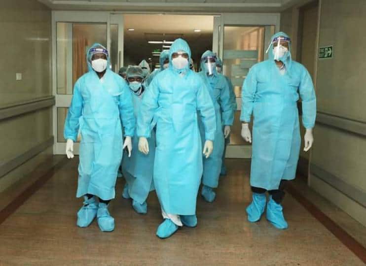 Tamil Nadu Chief Minister MK Stalin visited the Covid ward at ESI hospital With PPE Kit கொரோனா நோயாளிகளிடம் முழு உடல் கவசமணிந்து நலம் விசாரித்தார் முதல்வர் ஸ்டாலின்