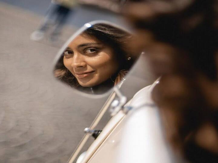 ஸ்ரியா சரண், தெற்கில் ஒரு திறமையான நடிகையாக தன்னை நிலைநிறுத்திக்கொண்டது மட்டுமல்லாமல், பாலிவுட் மற்றும் ஹாலிவுட்டிலும் ஒரு அடையாளத்தை உருவாக்கியுள்ளார்.