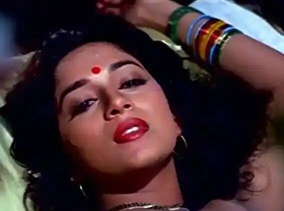 ਬਾਲੀਵੁੱਡ 'ਤੇ ਰਾਜ ਕਰਨ ਵਾਲੀ ਮਾਧੁਰੀ ਦੀਕਸ਼ਤ ਨੇ ਫ਼ਿਲਮ ਇੰਡਸਟਰੀ 'ਚ ਕਈ ਹਿੱਟ ਫ਼ਿਲਮਾਂ ਦਿੱਤੀਆ ਹਨ ਜੋ ਤੁਸੀਂ ਸਾਰਿਆਂ ਨੇ ਦੇਖੀਆਂ ਹੋਣਗੀਆਂ। ਮਾਧੁਰੀ ਆਪਣੀ ਬਿਹਤਰੀਨ ਅਦਾਕਾਰੀ ਤੇ ਡਾਂਸ ਲਈ ਜਾਣੀ ਜਾਂਦੀ ਹੈ। ਅਜਿਹੇ 'ਚ ਅੱਜ ਮਾਧੁਰੀ ਦੀ ਜ਼ਿੰਦਗੀ ਦਾ ਉਹ ਕਿੱਸਾ ਦੱਸਣ ਜਾ ਰਹੇ ਹਾਂ ਜਿਸ ਨੂੰ ਉਹ ਕਦੇ ਯਾਦ ਨਹੀਂ ਰੱਖਣਾ ਚਾਹੁੰਦੀ।