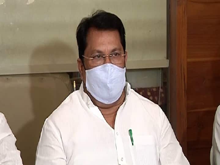 decision of Supreme Court is disappointment in the OBC community an independent census of OBC in maharashtra says vijay wadettiwar सर्वोच्च न्यायालयाच्या निर्णयानं ओबीसी समाजात निराशा, ओबीसींची स्वतंत्र जनगणना करावी : विजय वडेट्टीवार